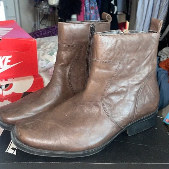 ROCKPORT Brown Textured Leather Chelsea BootVintage EUC! Rockport | Shoes | Rockport Mens Brown Chelsea Boots | Poshmark main image 3